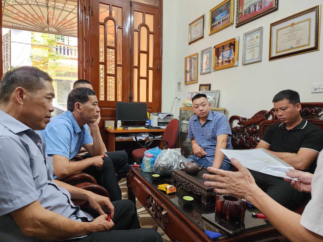 Nông dân đi nửa ngàn cây số để kiến nghị